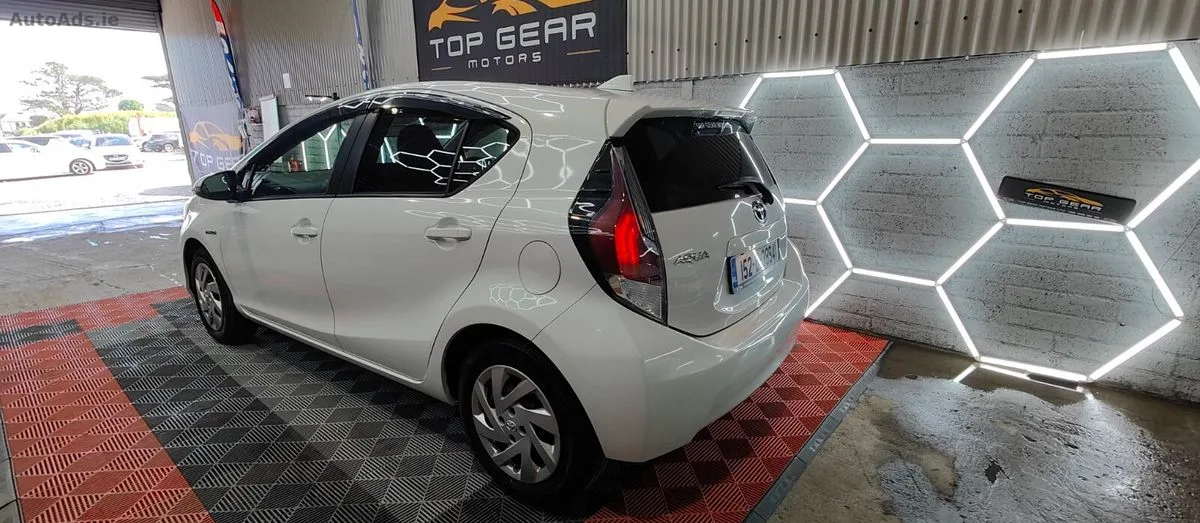 2016 Toyota Aqua – photo 6