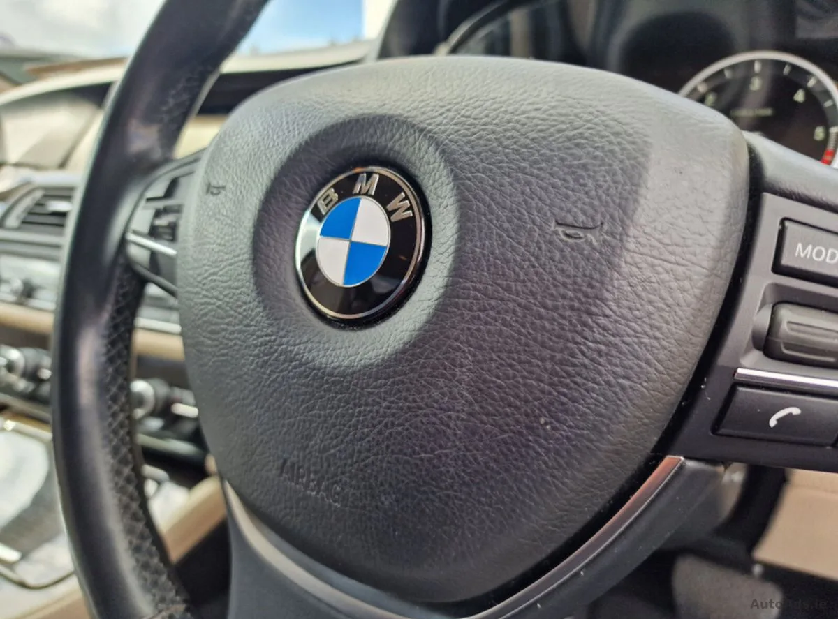 2015 BMW 5-Series – photo 12