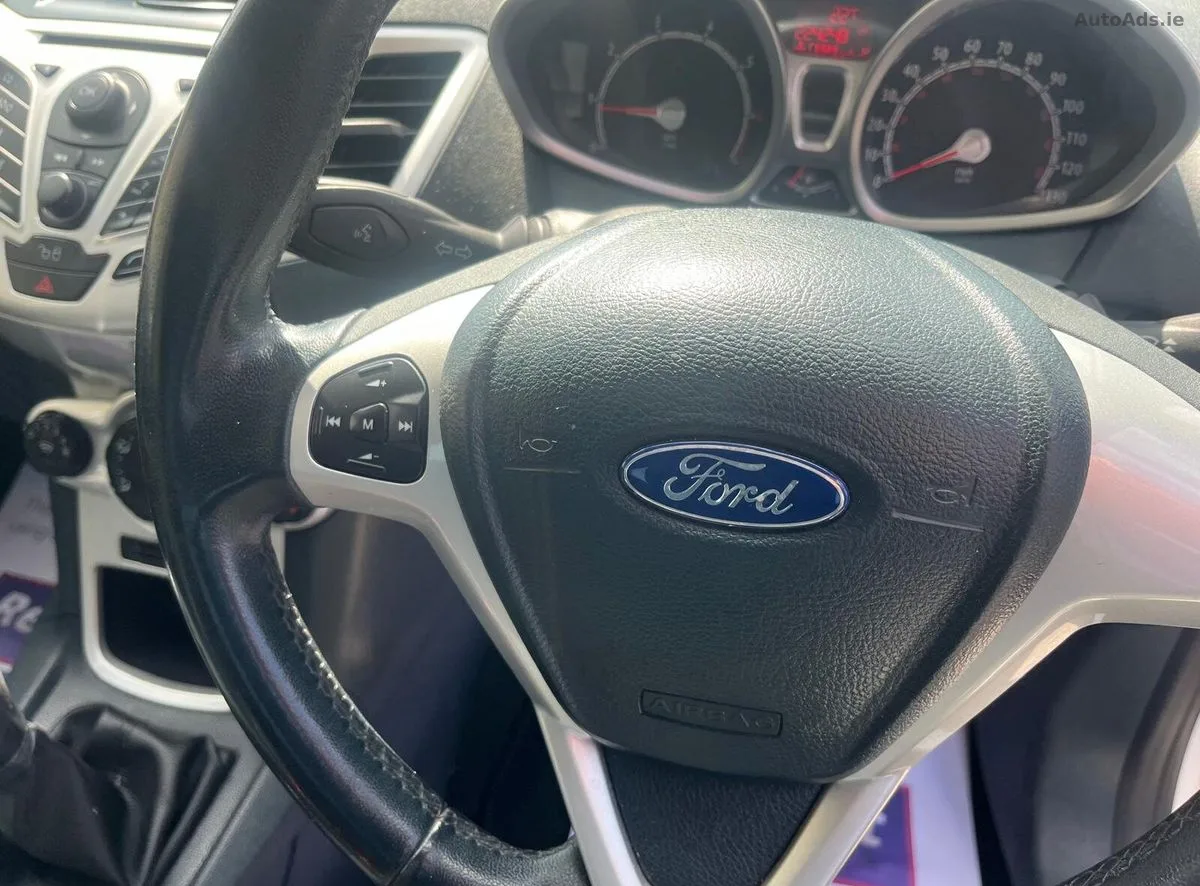 2012 Ford Fiesta – photo 7