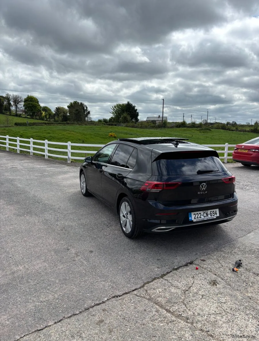 2022 Volkswagen Golf – photo 3