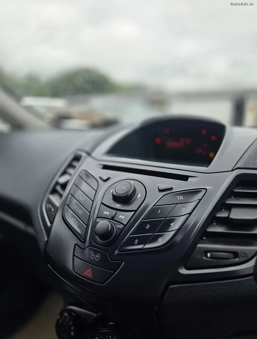 2012 Ford Fiesta – photo 14