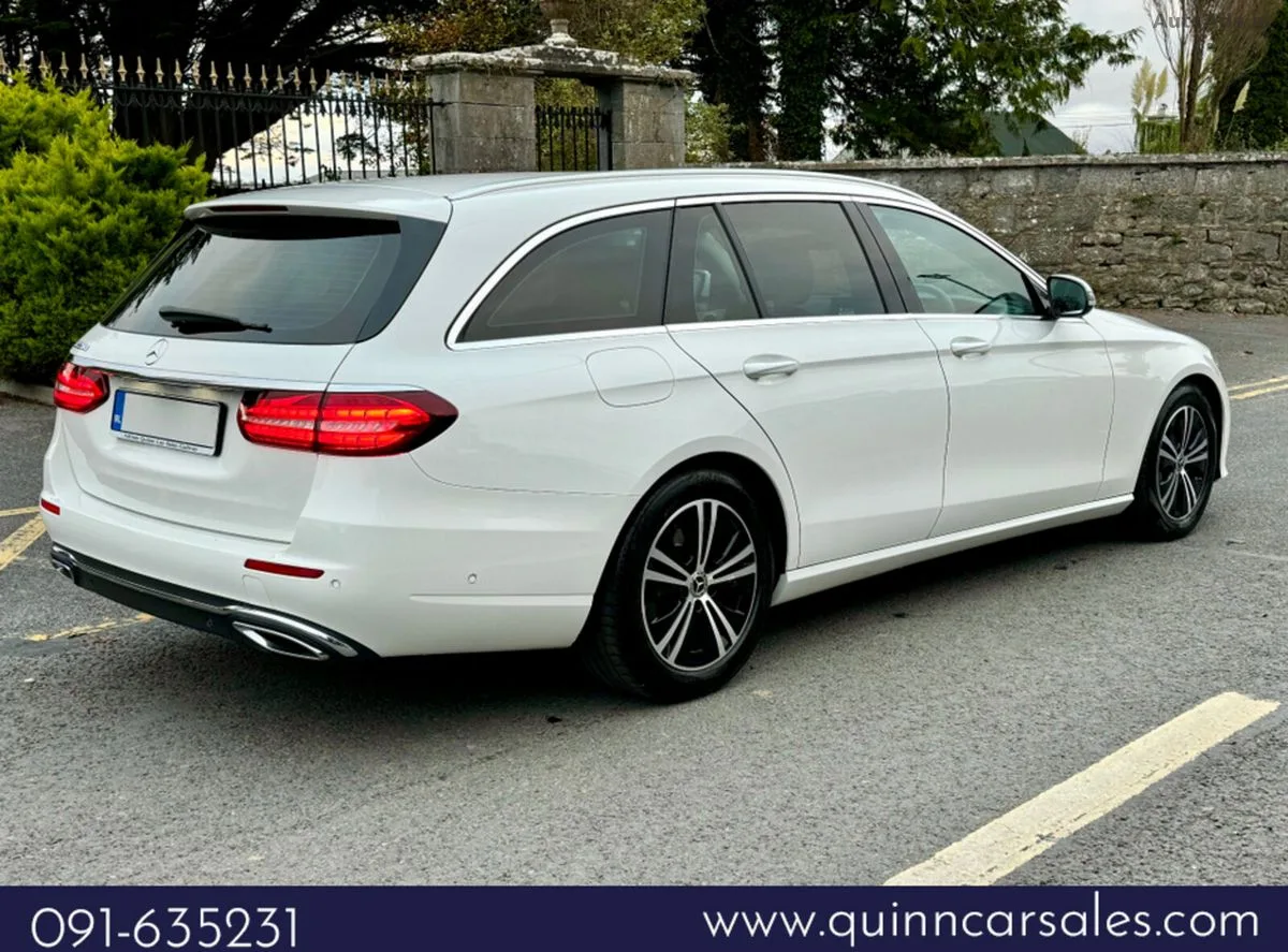 2022 Mercedes-Benz E-Class – photo 3