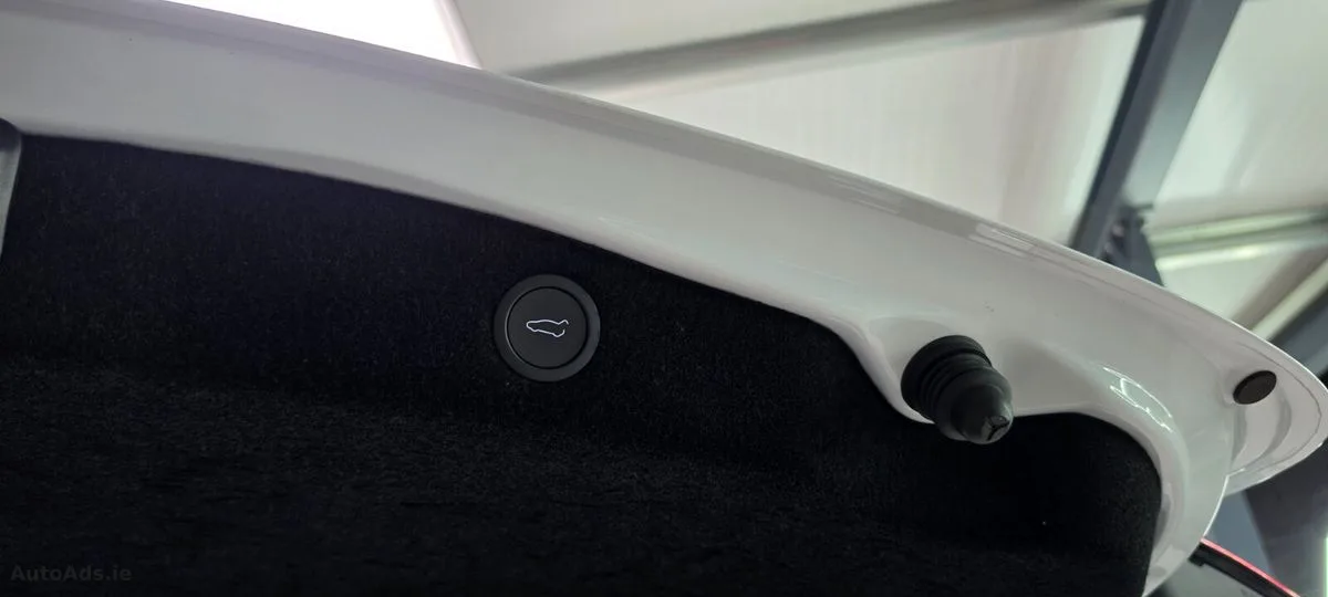 2025 Tesla Model 3 – photo 17