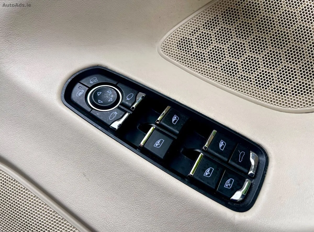 2015 Porsche Panamera – photo 18