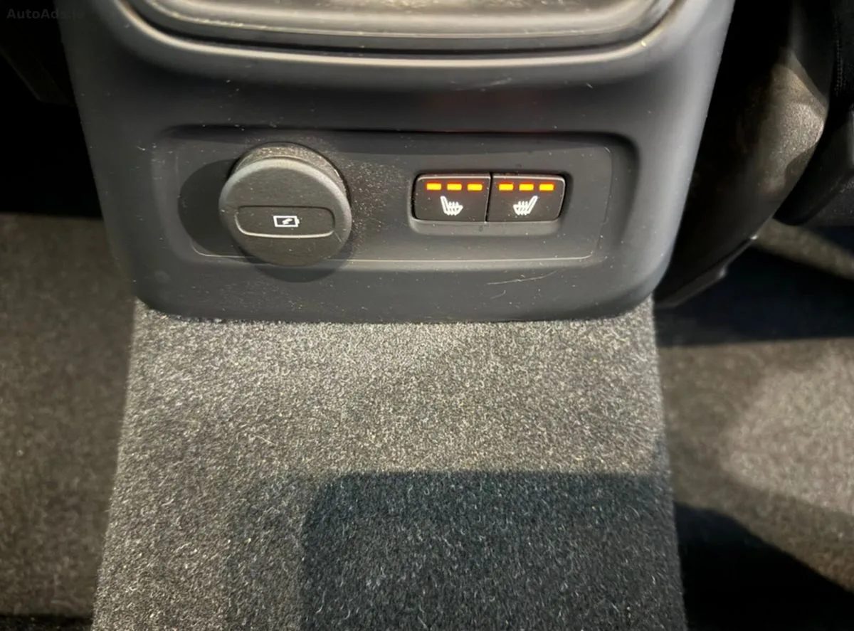 2023 Volvo XC40 – photo 6