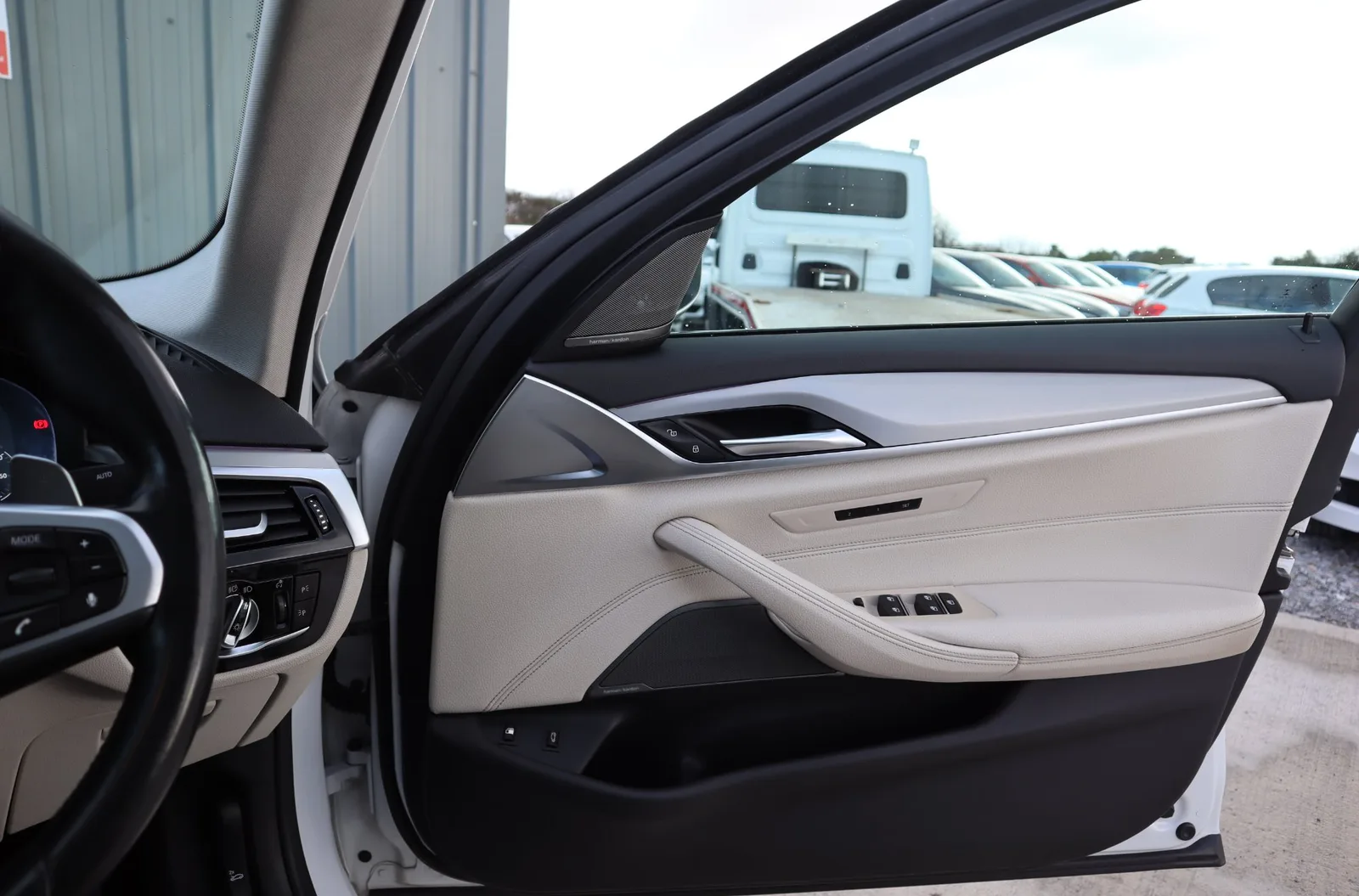 2018 BMW 5 Series – photo 8