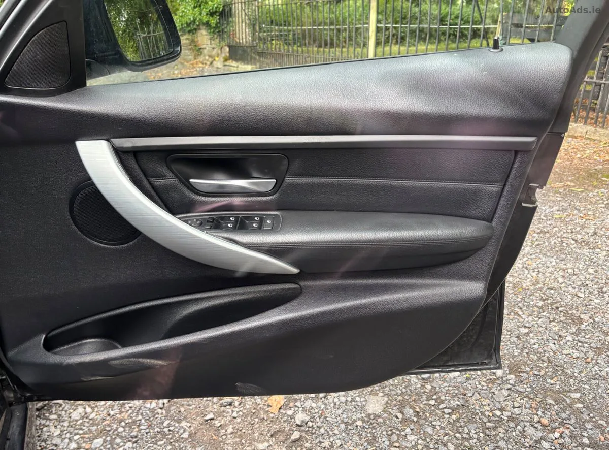 2013 BMW 3-Series – photo 16