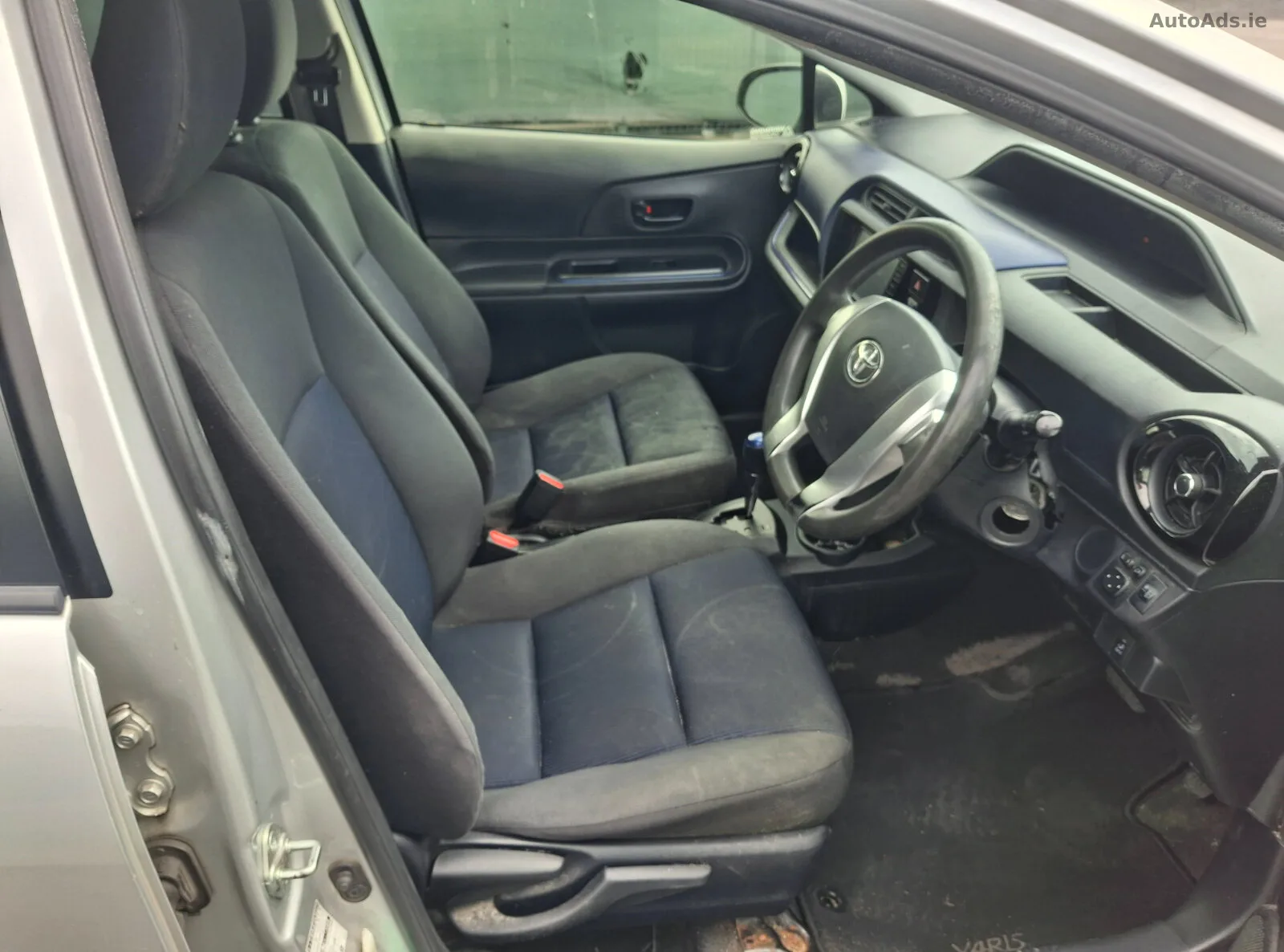 2015 Toyota Aqua – photo 11