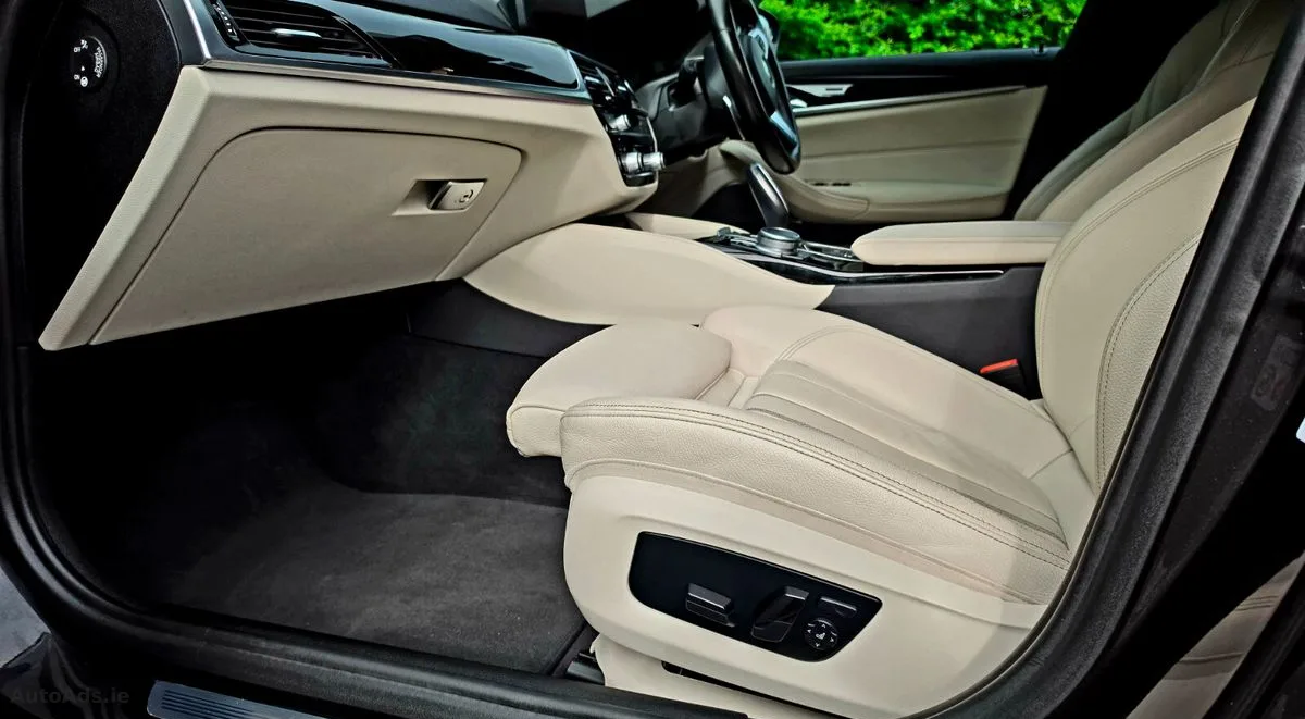 2020 BMW 5-Series – photo 20