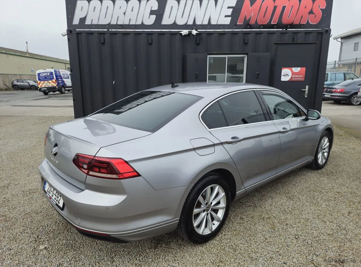 2022 Volkswagen Passat – photo 3