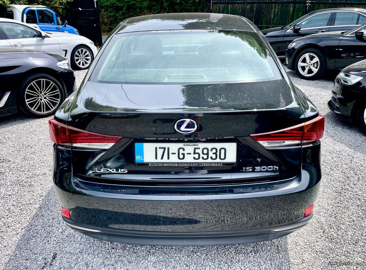 2017 Lexus IS – photo 7