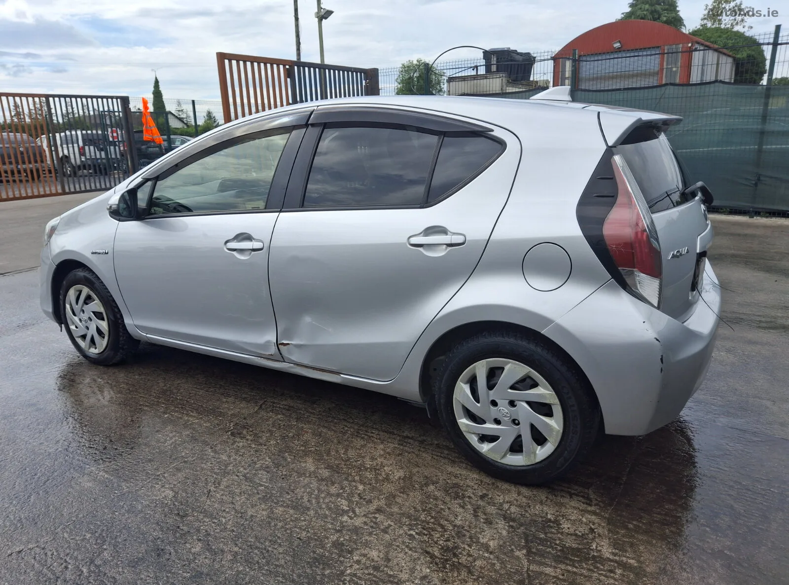 2015 Toyota Aqua – photo 4