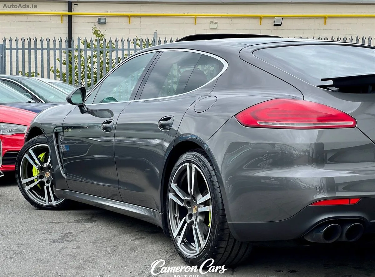 2015 Porsche Panamera – photo 12