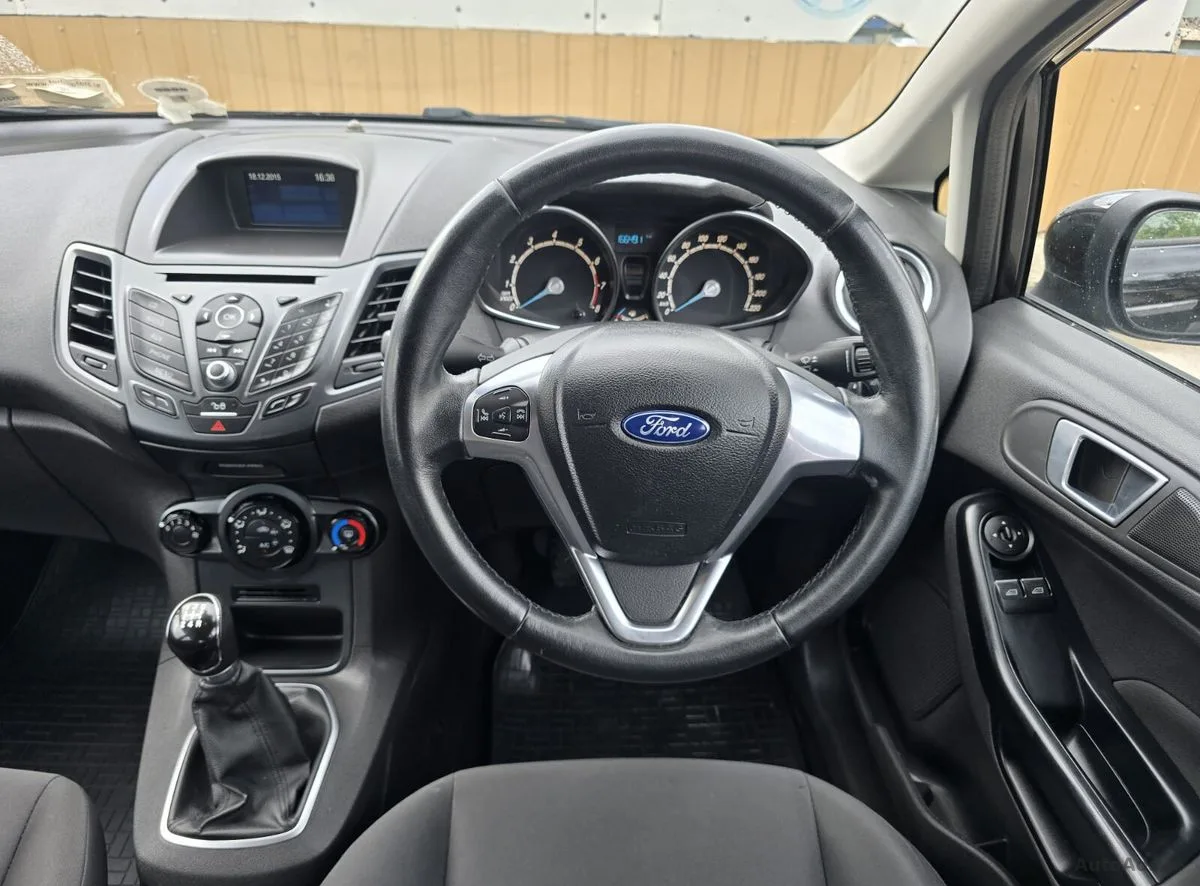 2016 Ford Fiesta – photo 13