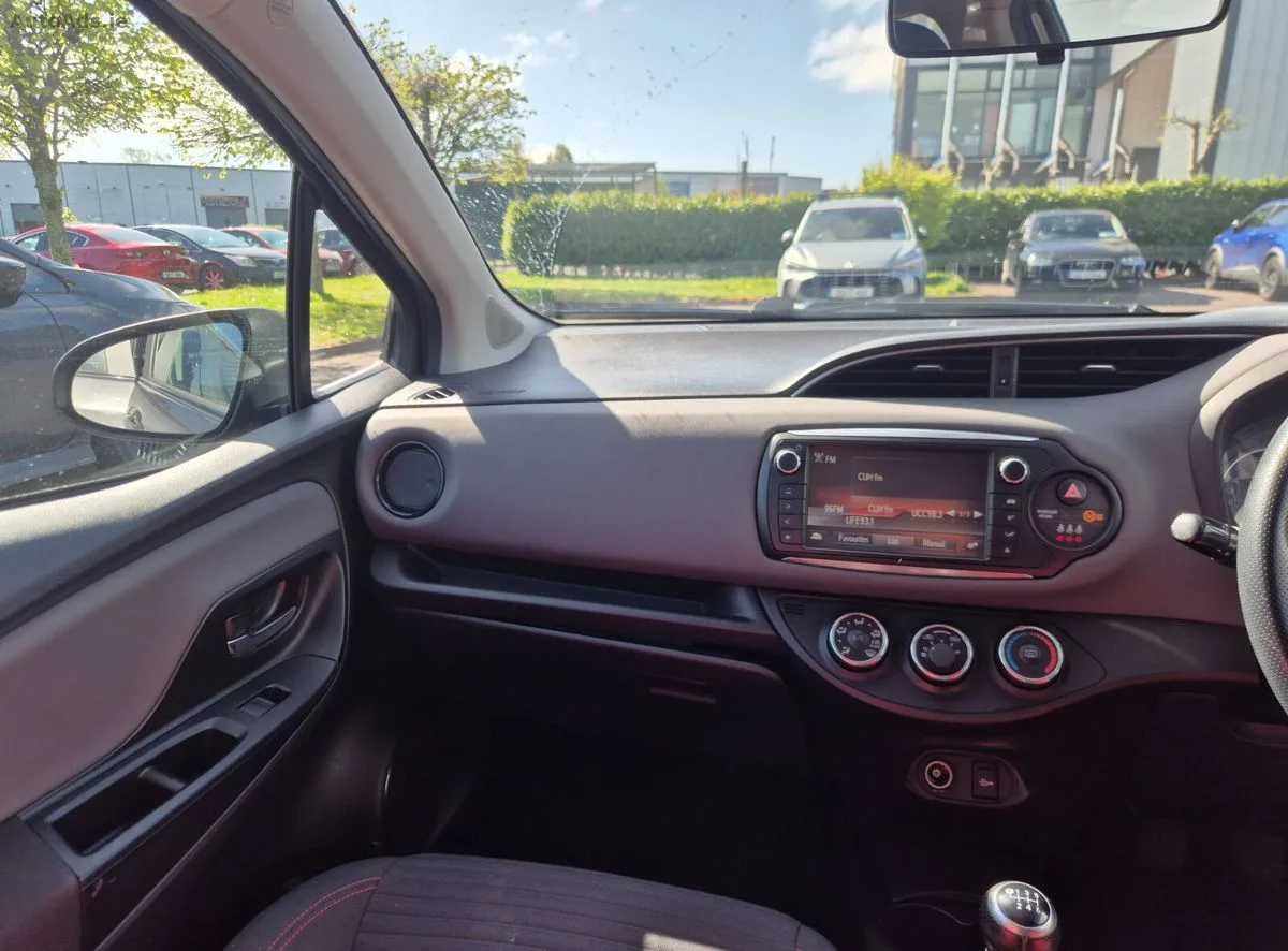 2014 Toyota Yaris – photo 15