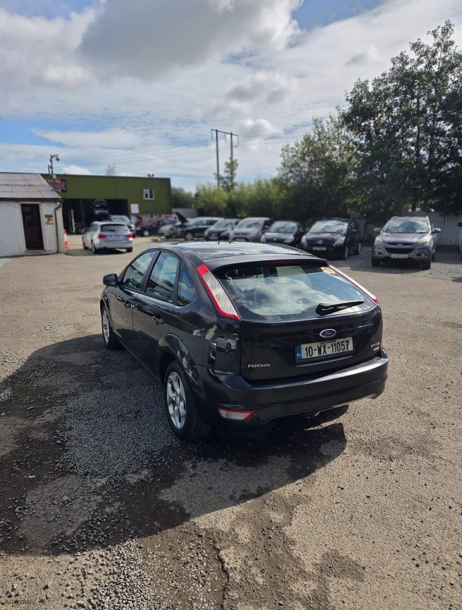 2010 Ford Focus – photo 12