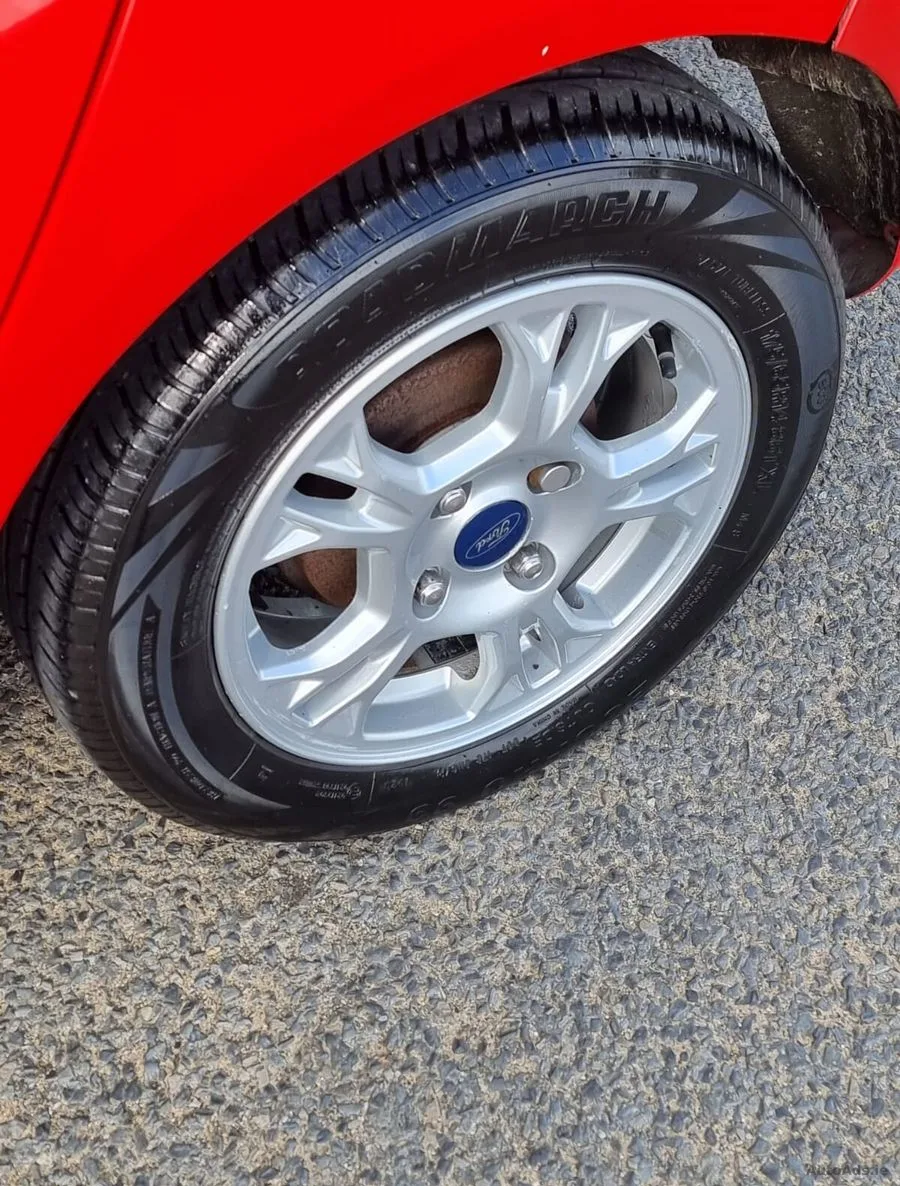 2017 Ford Fiesta – photo 14
