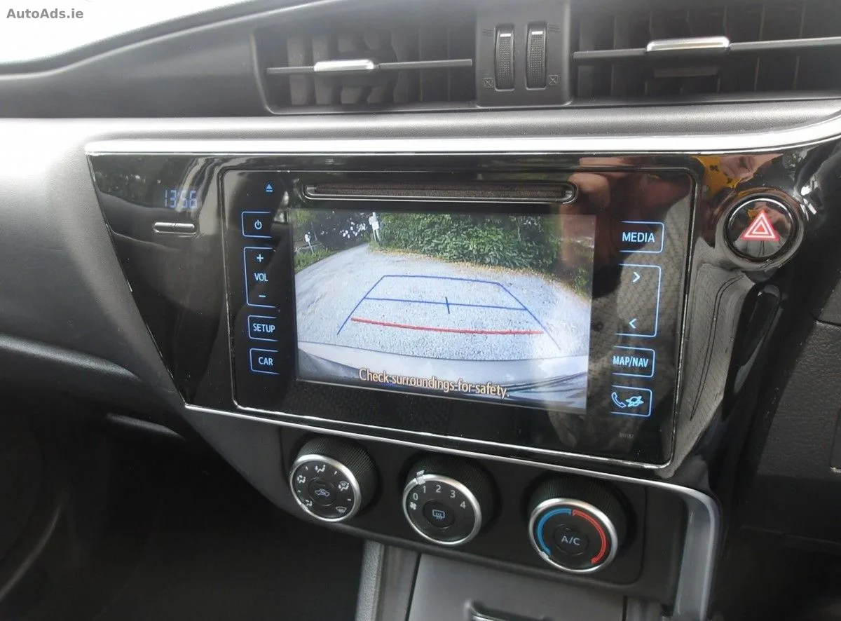 2017 Toyota Corolla – photo 2