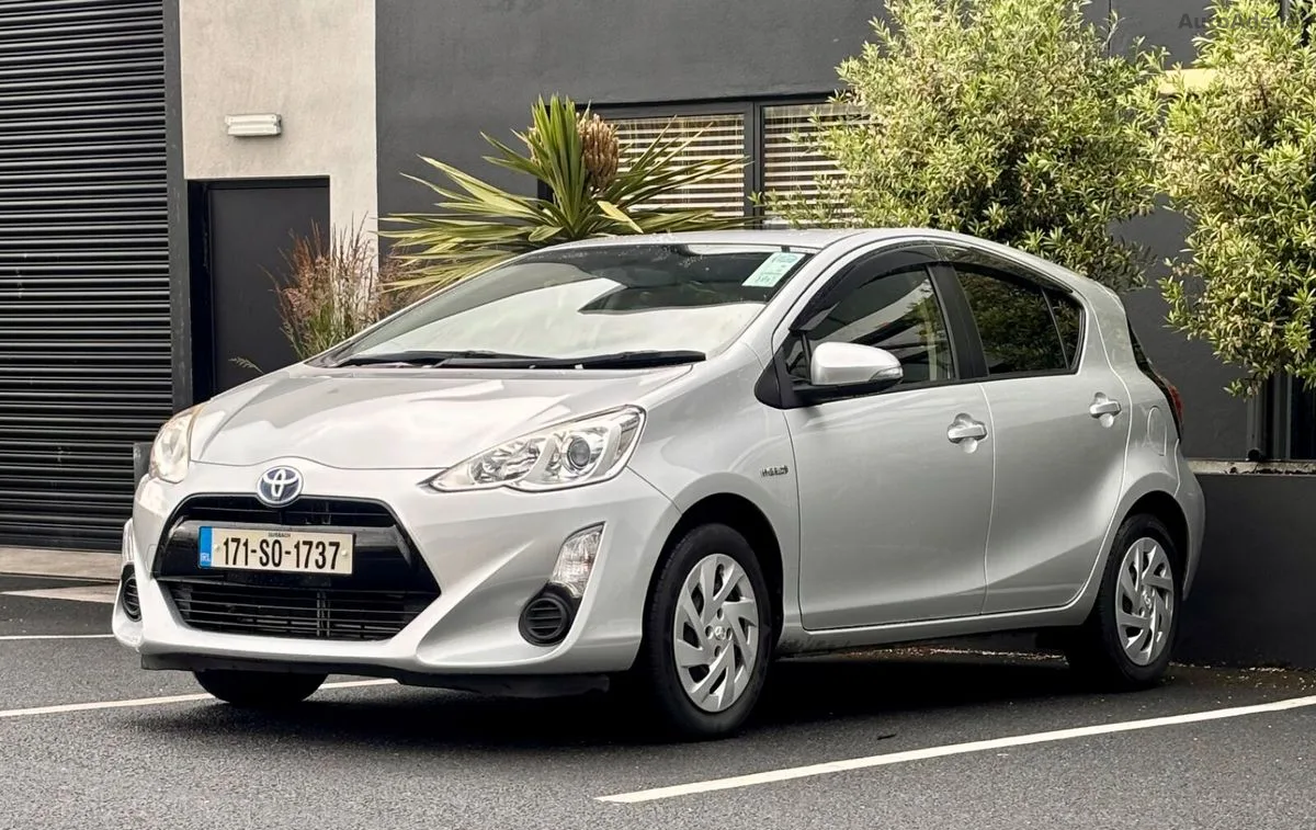 2017 Toyota Aqua – photo 3