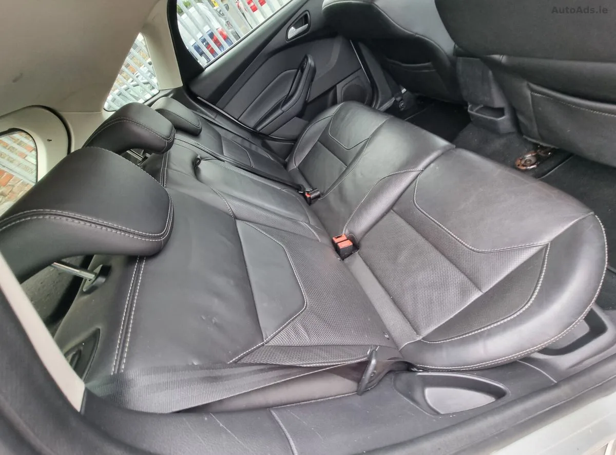2015 Ford Focus – photo 14