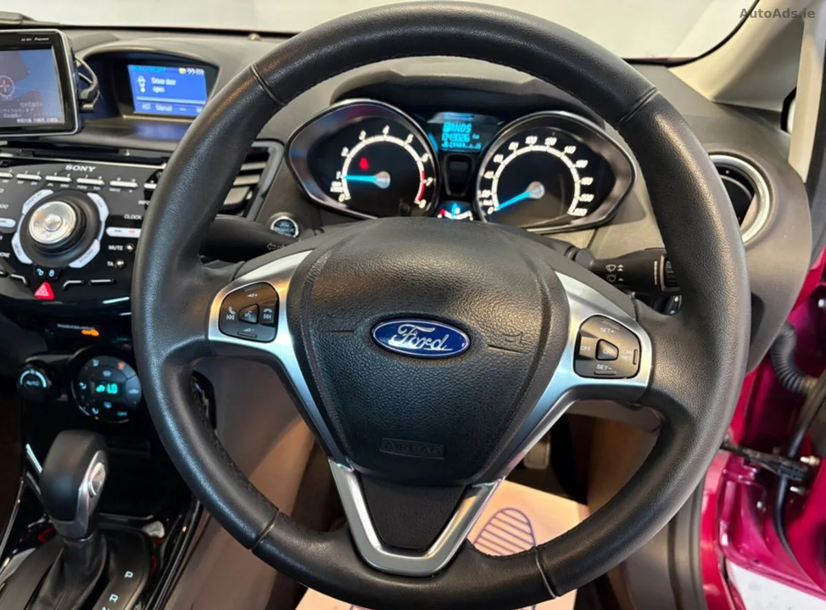 2015 Ford Fiesta – photo 11