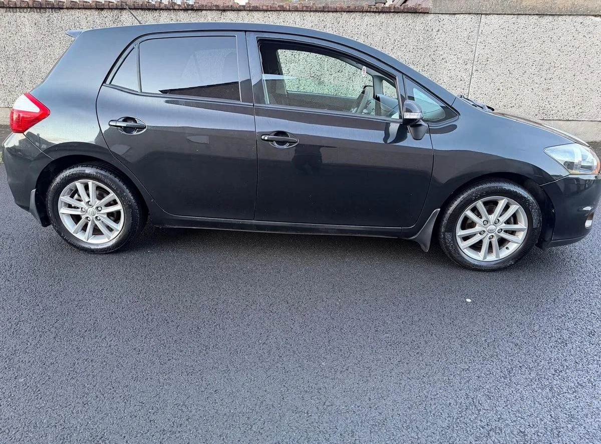 2011 Toyota Auris