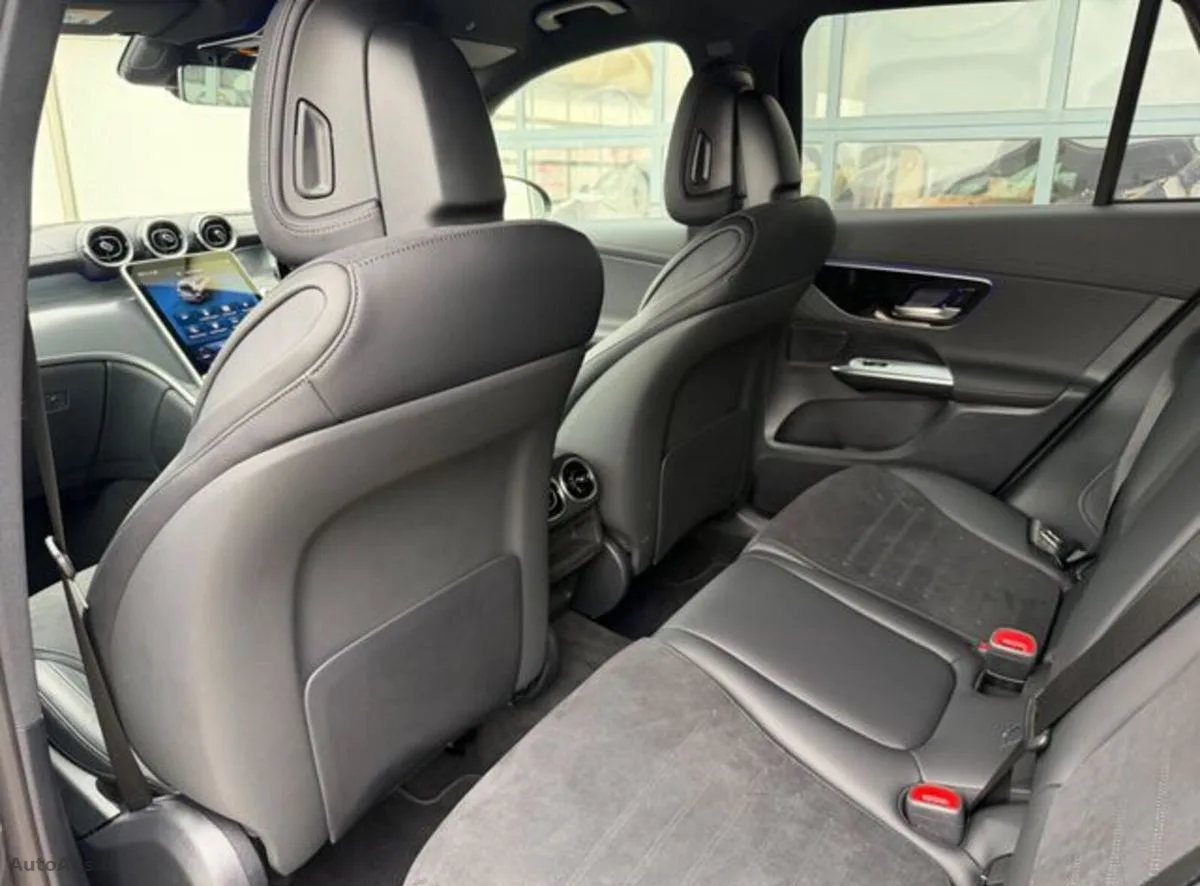 2026 Mercedes-Benz GLC – photo 12