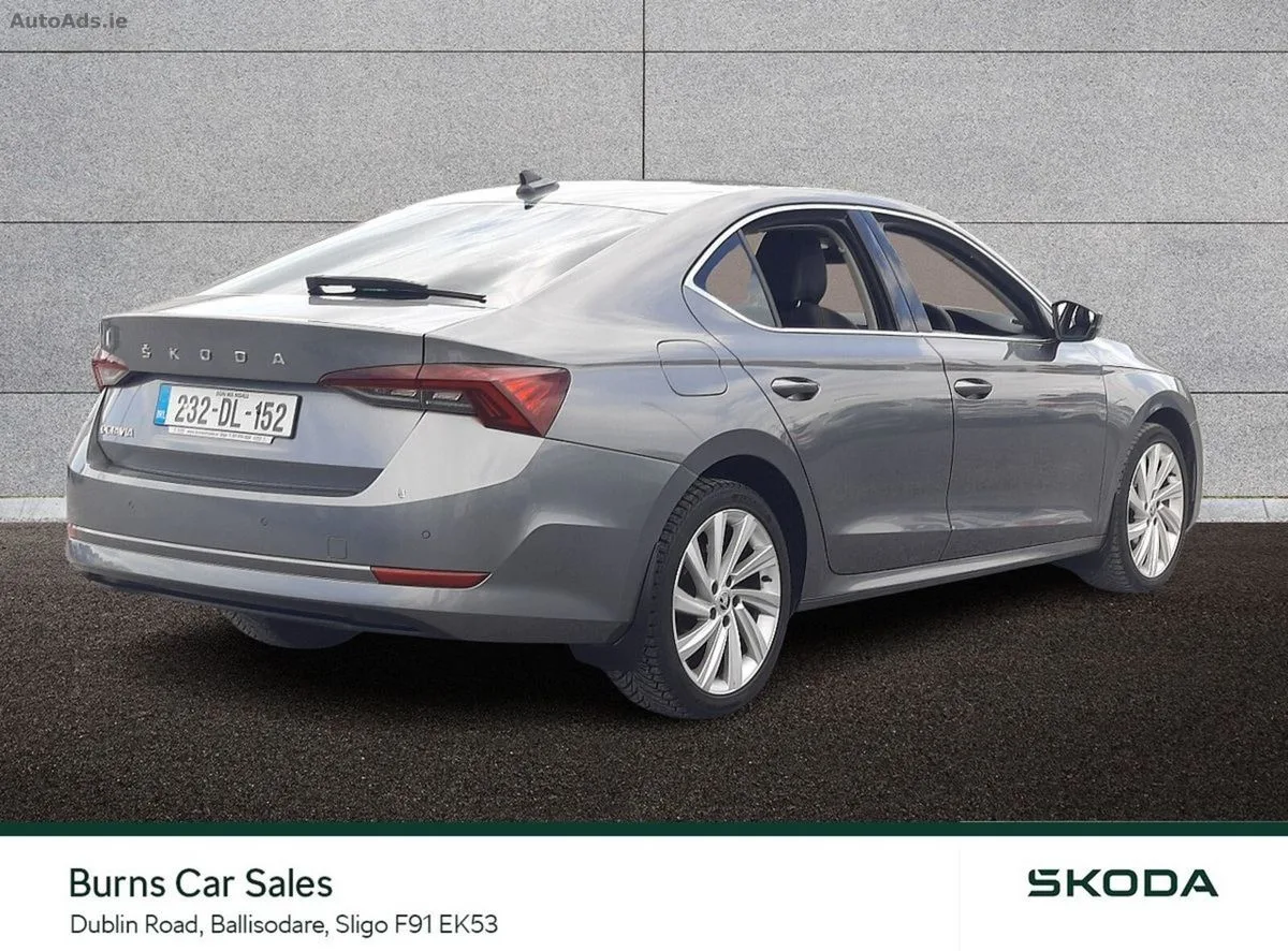 2023 Skoda Octavia – photo 3