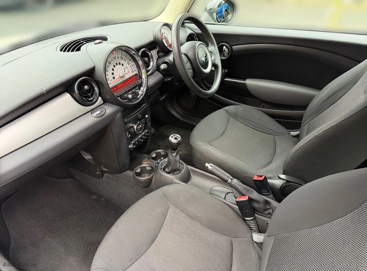 2010 Mini Cooper – photo 12