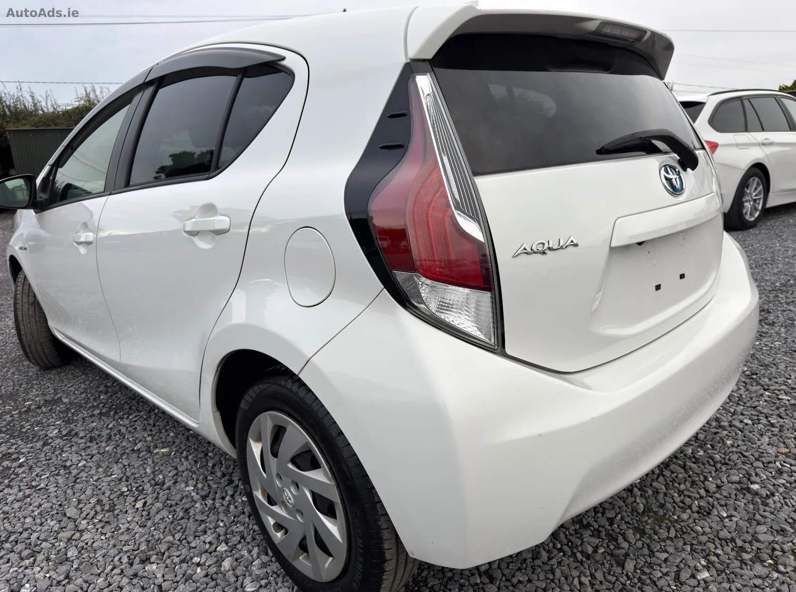 2015 Toyota Aqua – photo 4