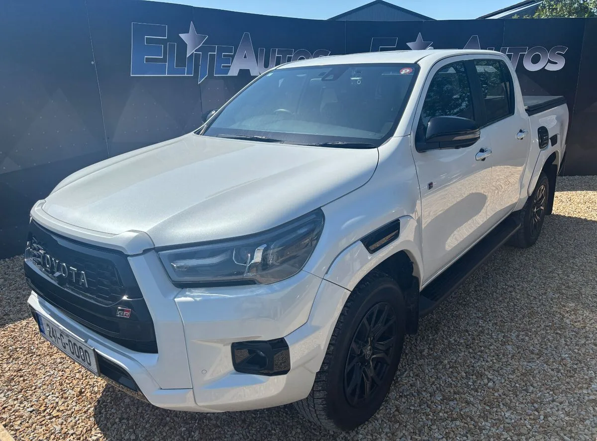 2024 Toyota Hilux – photo 2
