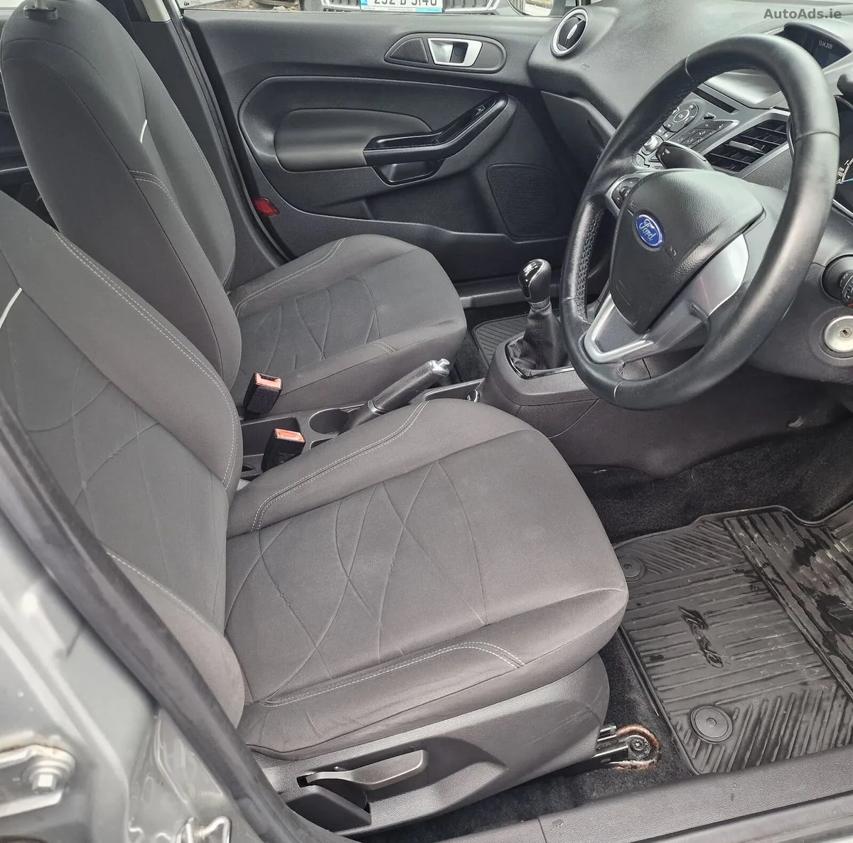 2017 Ford Fiesta – photo 11
