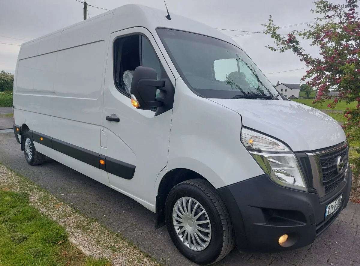 2021 Nissan NV400