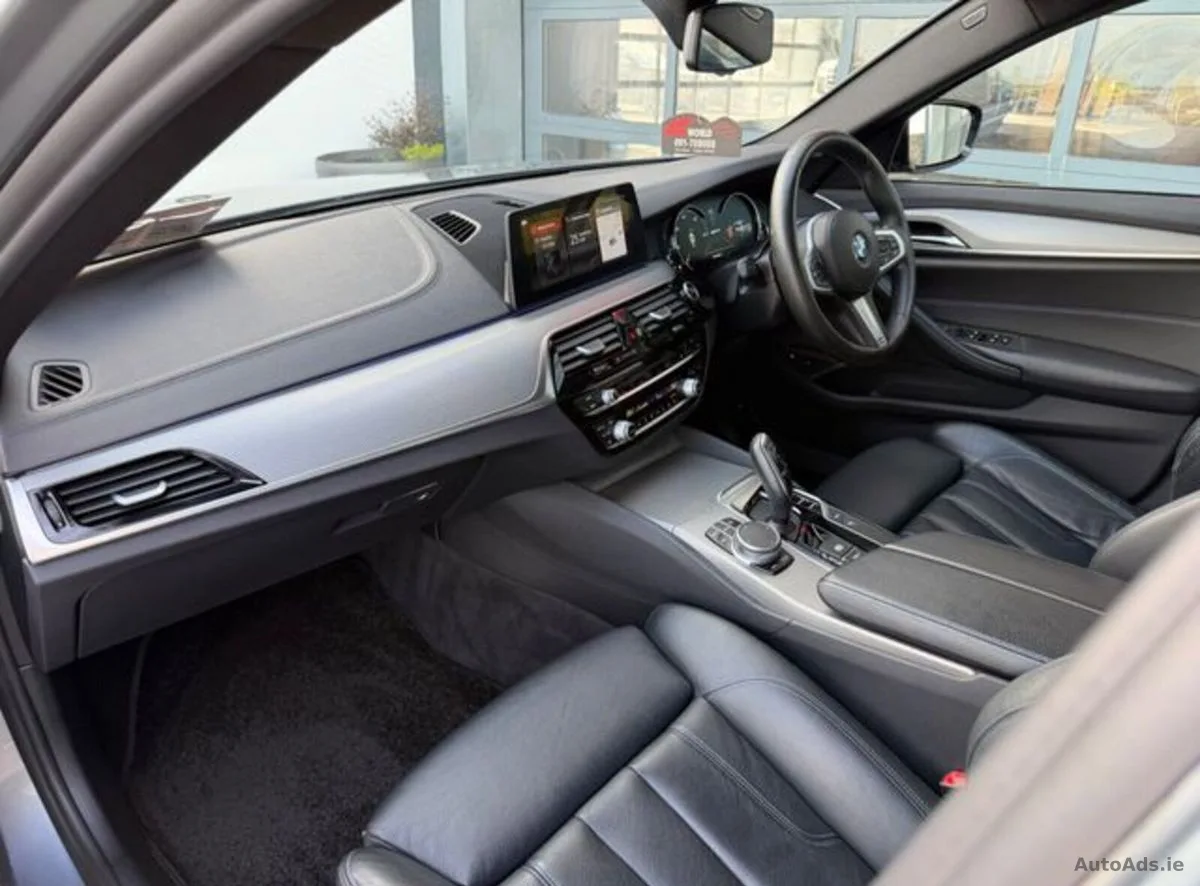 2018 BMW 5-Series – photo 11