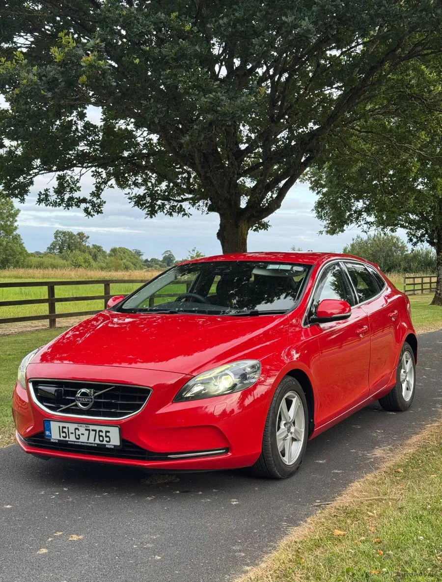 2015 Volvo V40 – photo 1