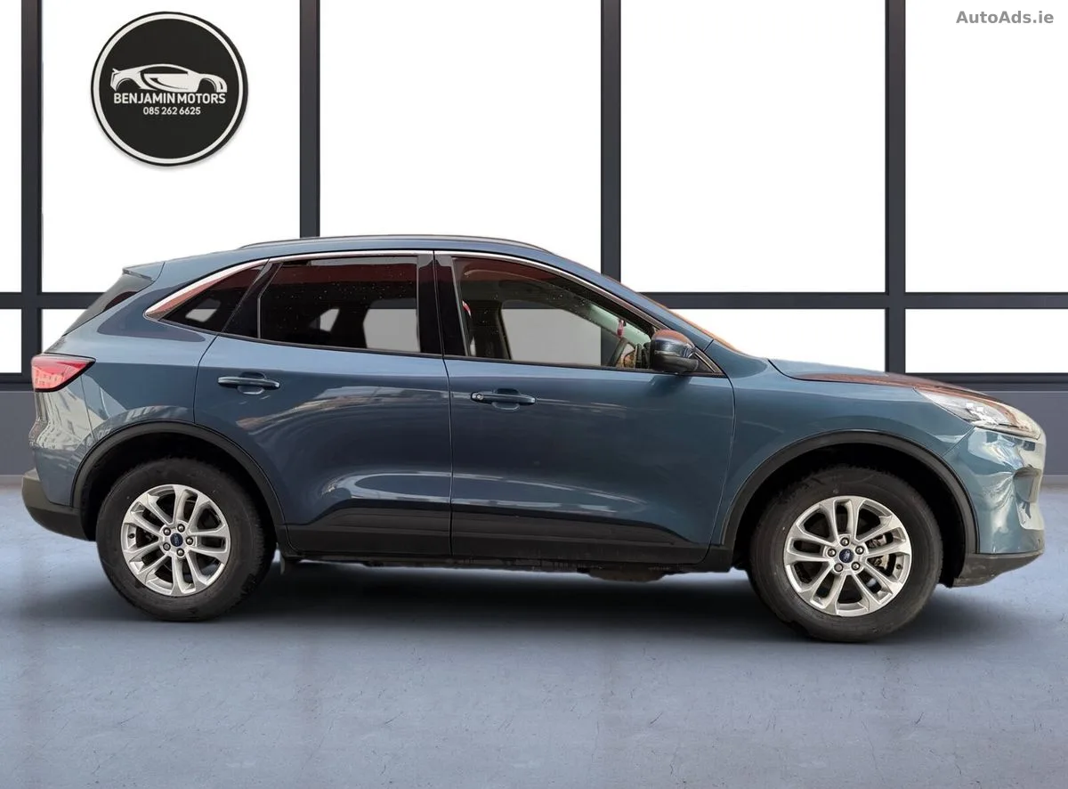 2022 Ford Kuga – photo 4