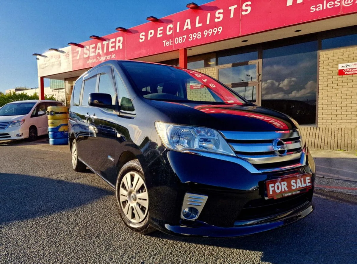 2013 Nissan Serena – photo 1
