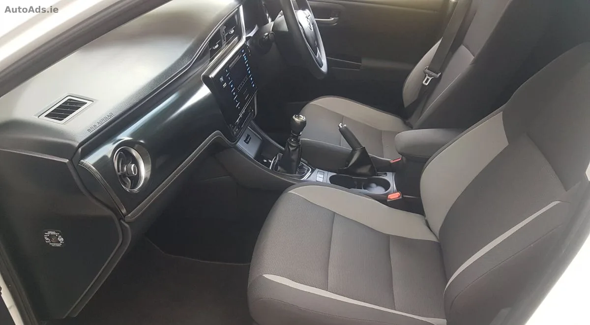 2019 Toyota Auris – photo 4