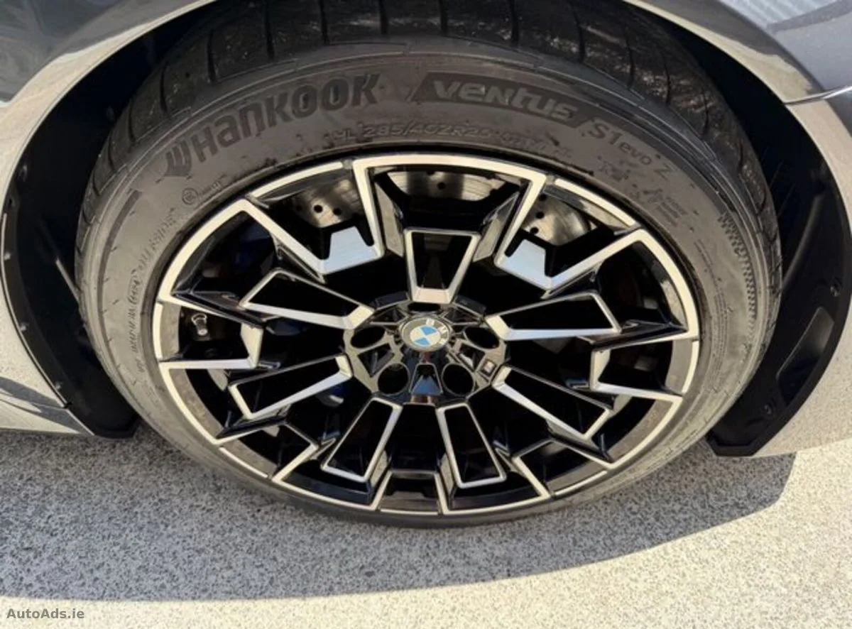 2025 BMW M5 – photo 7