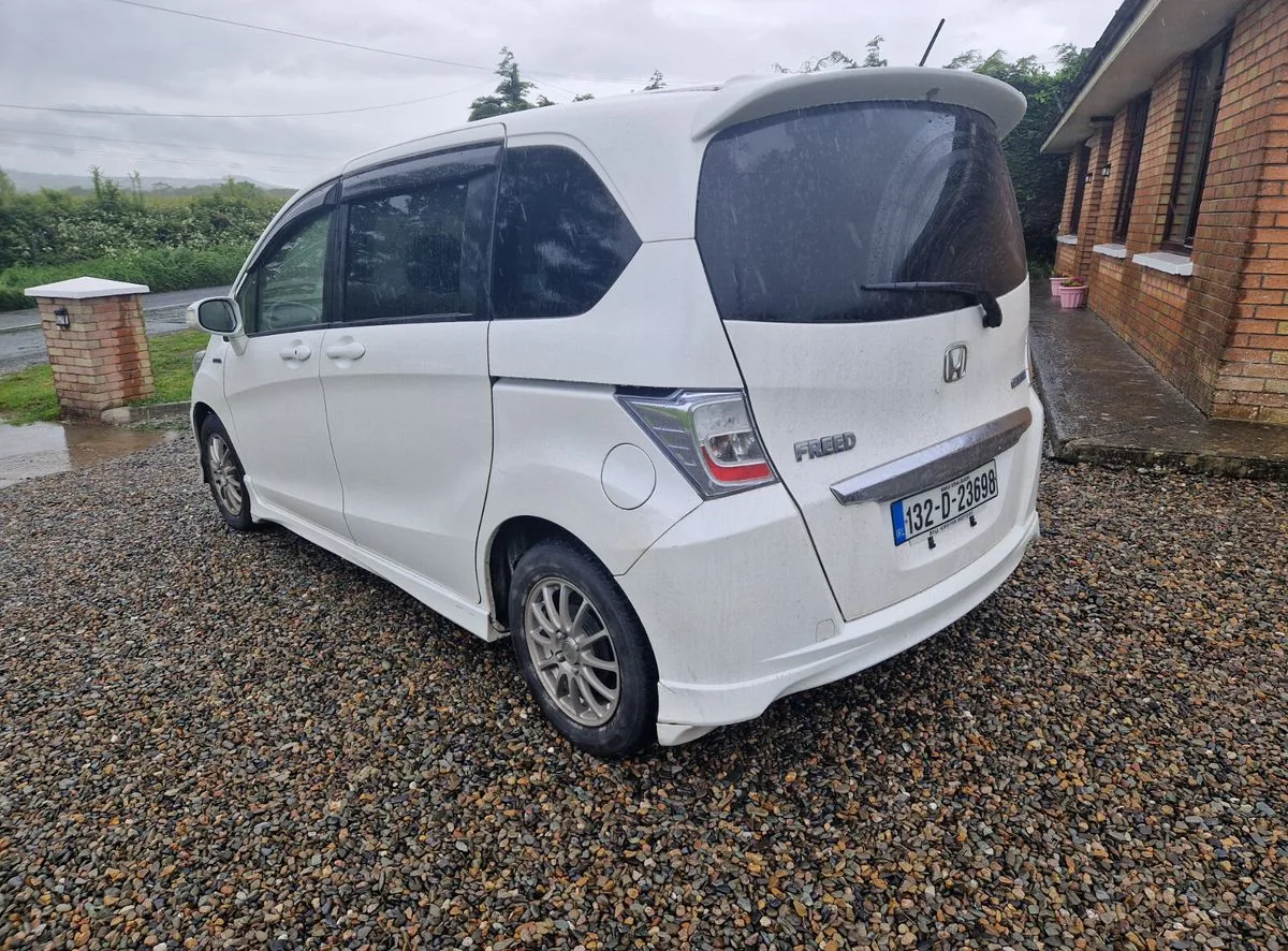 2013 Honda Freed – photo 4