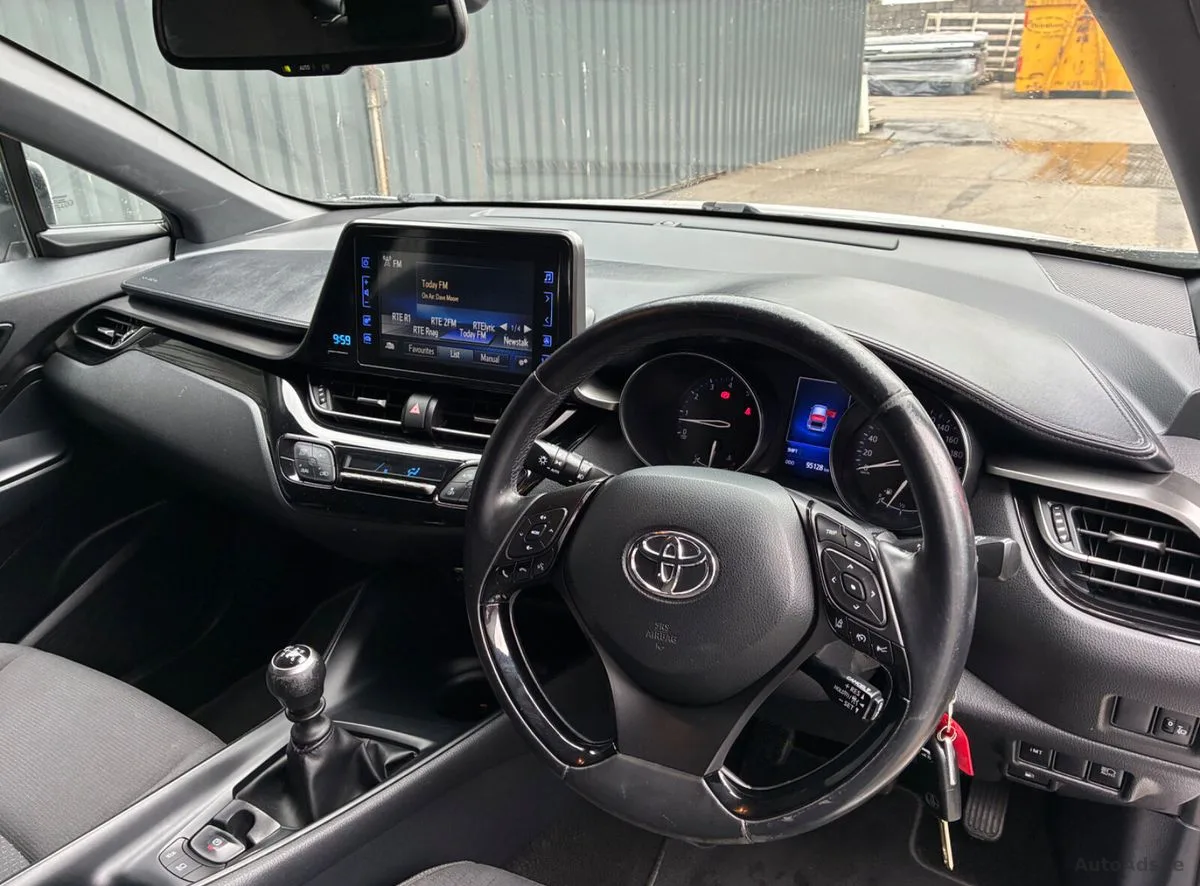 2017 Toyota C-HR – photo 15