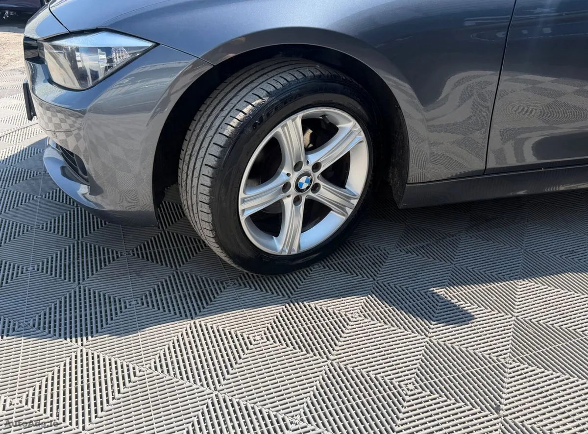 2013 BMW 3-Series – photo 6