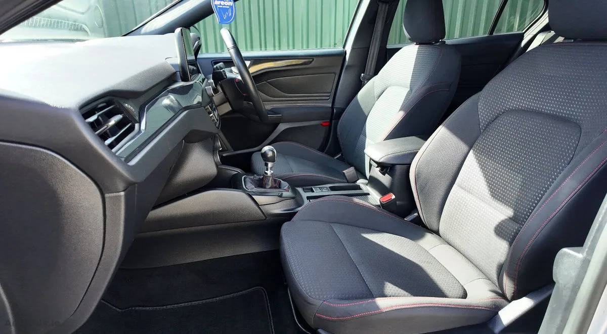 2019 Ford Focus – photo 17