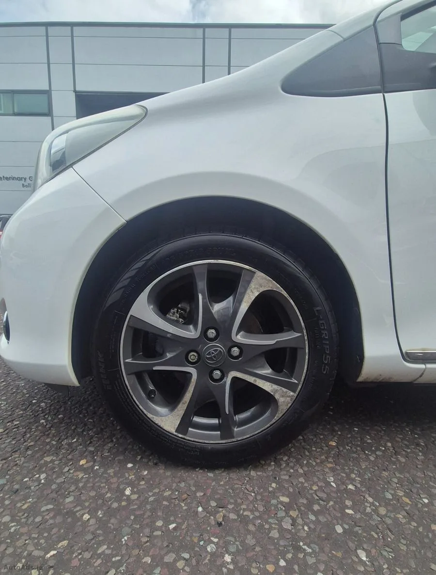 2014 Toyota Yaris – photo 11