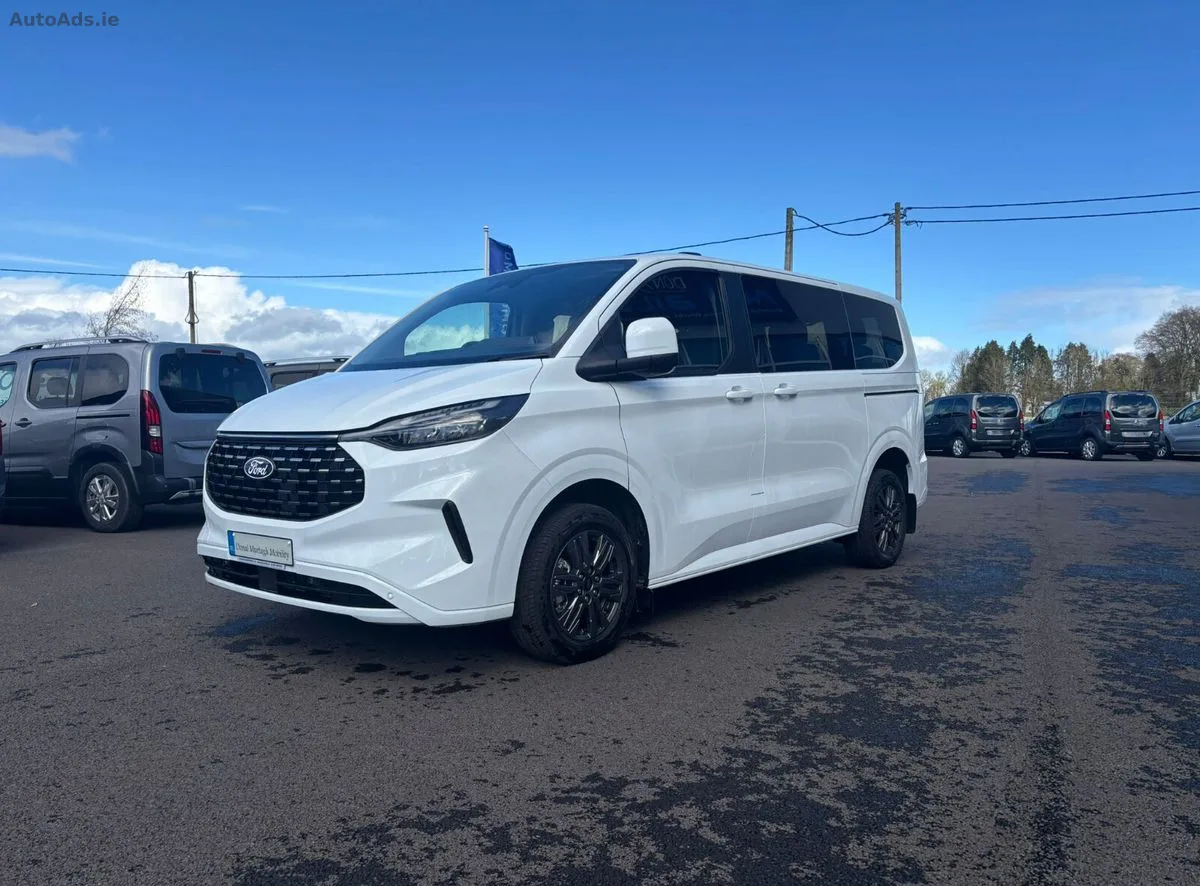 2026 Ford Tourneo Custom – photo 3