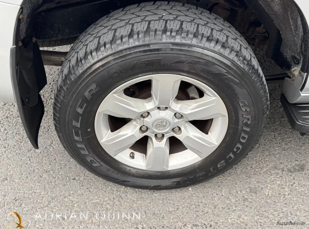 2016 Toyota Land Cruiser – photo 6