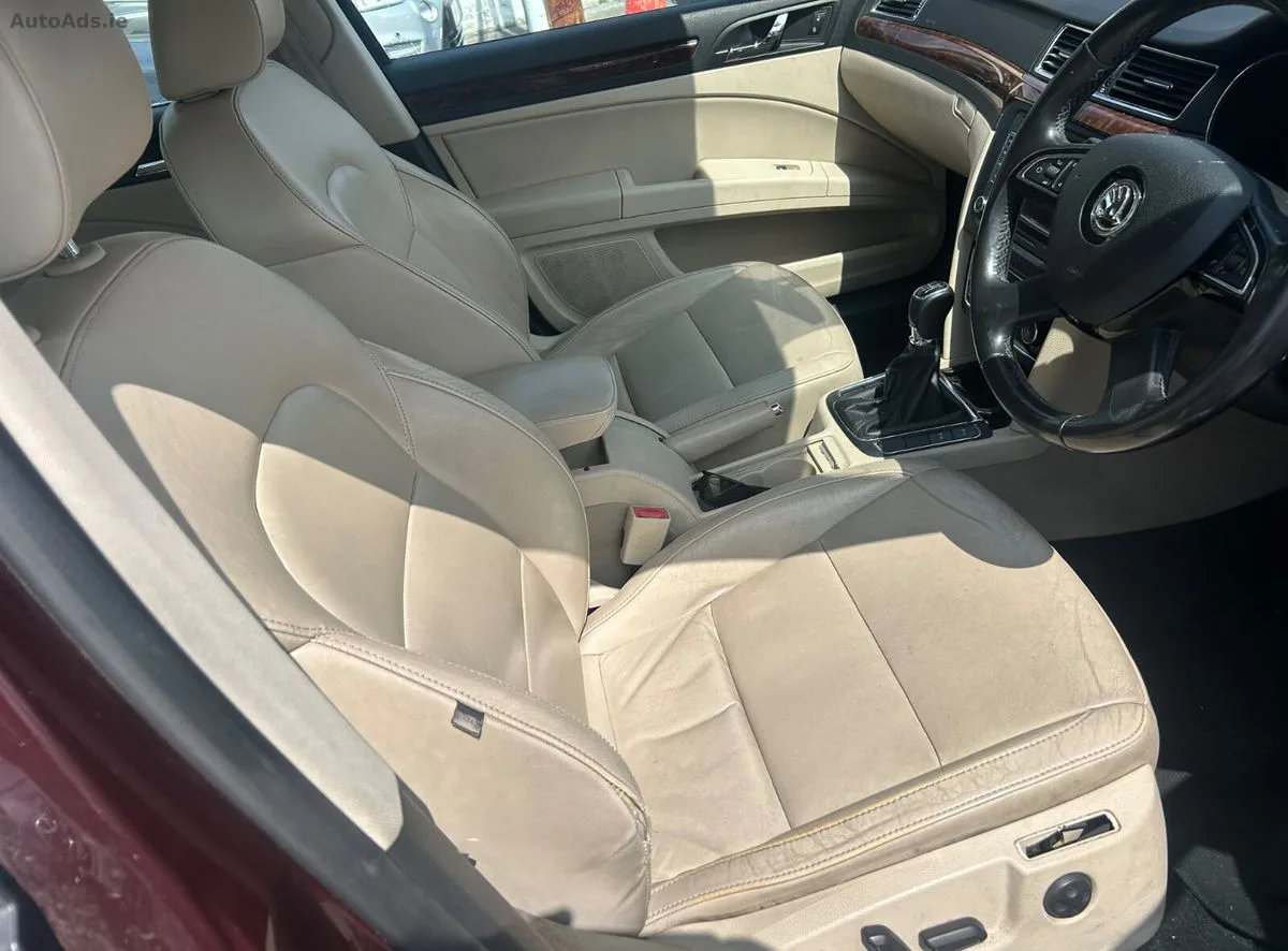2014 Skoda Superb – photo 2