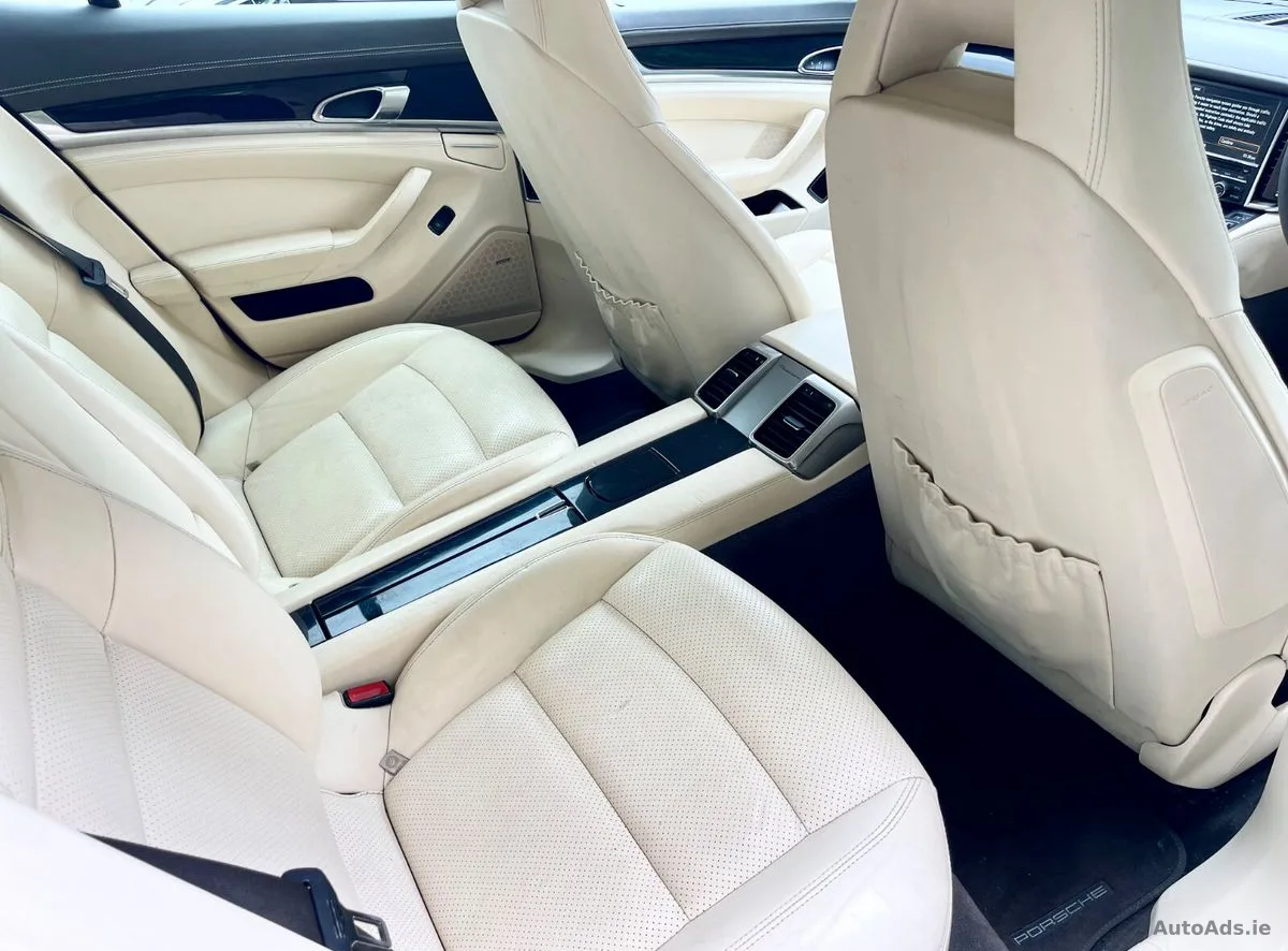2015 Porsche Panamera – photo 12