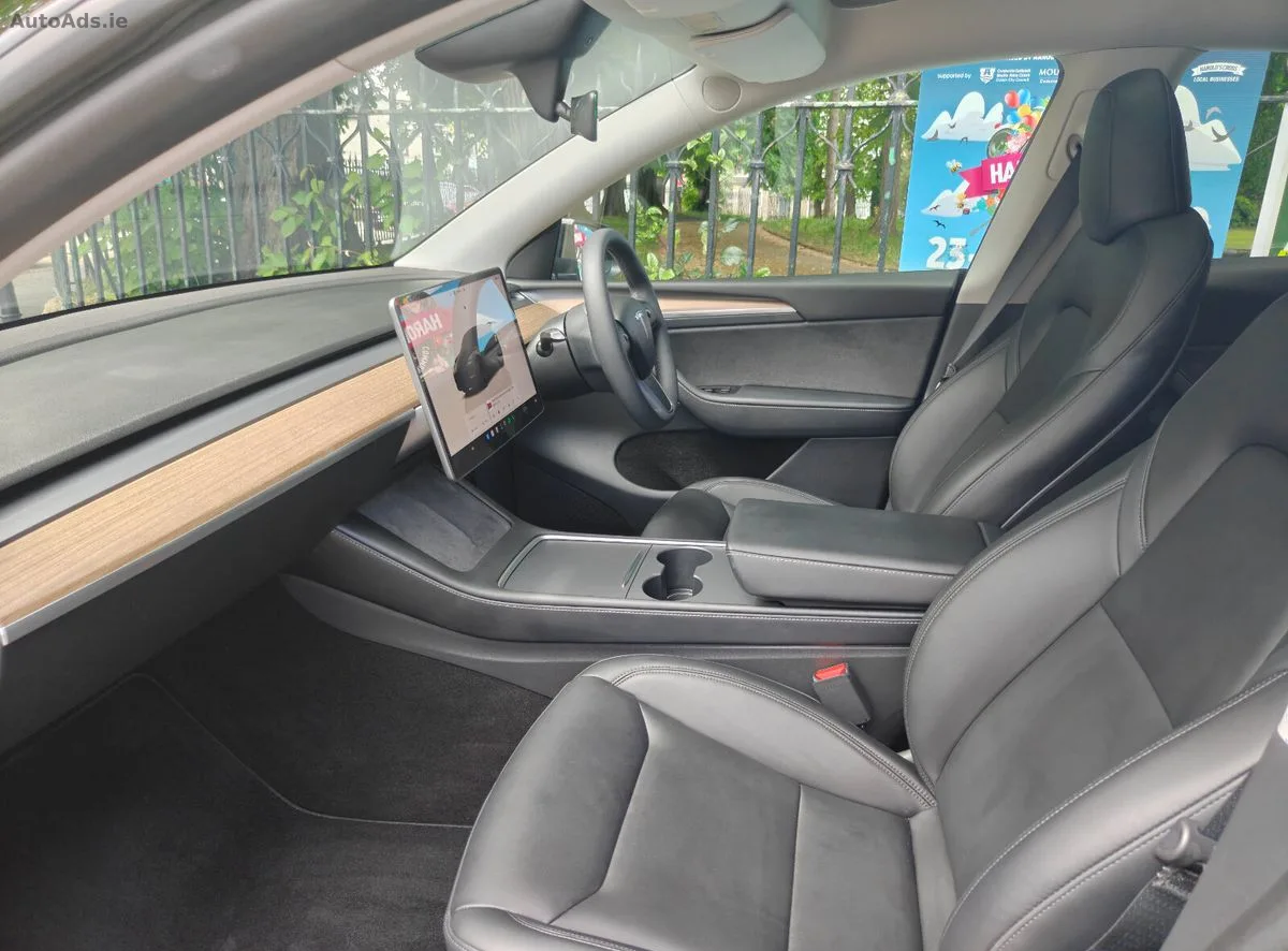2024 Tesla Model Y – photo 9