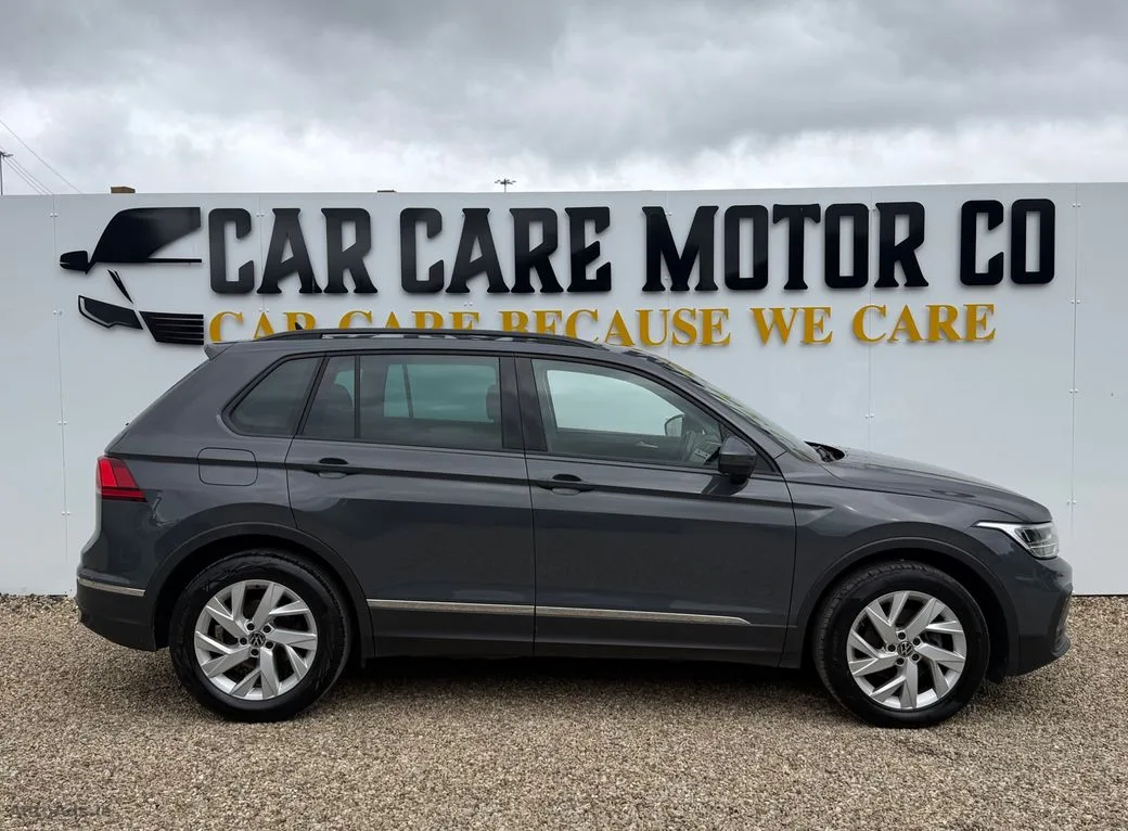 2023 Volkswagen Tiguan – photo 2
